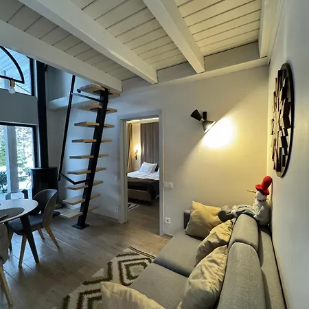 アパート River Rest スラブスク